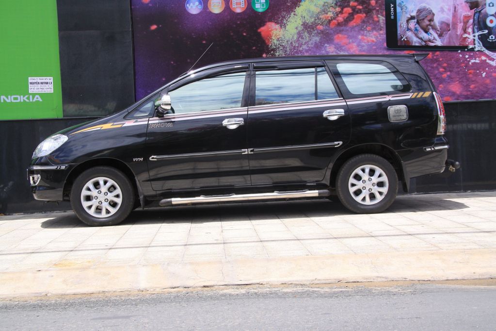 Bán innova date 08 đen