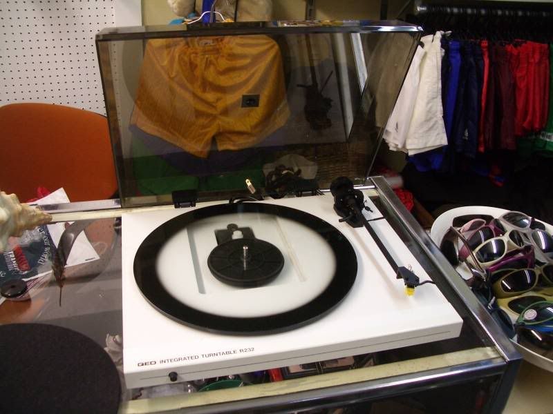 QED R232 a high end turntable, like Rega?? Made in England. (Pictures) Audiokarma Home Audio