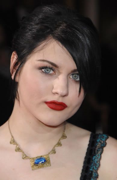 frances-bean-cobain-turned-down-ali.jpg